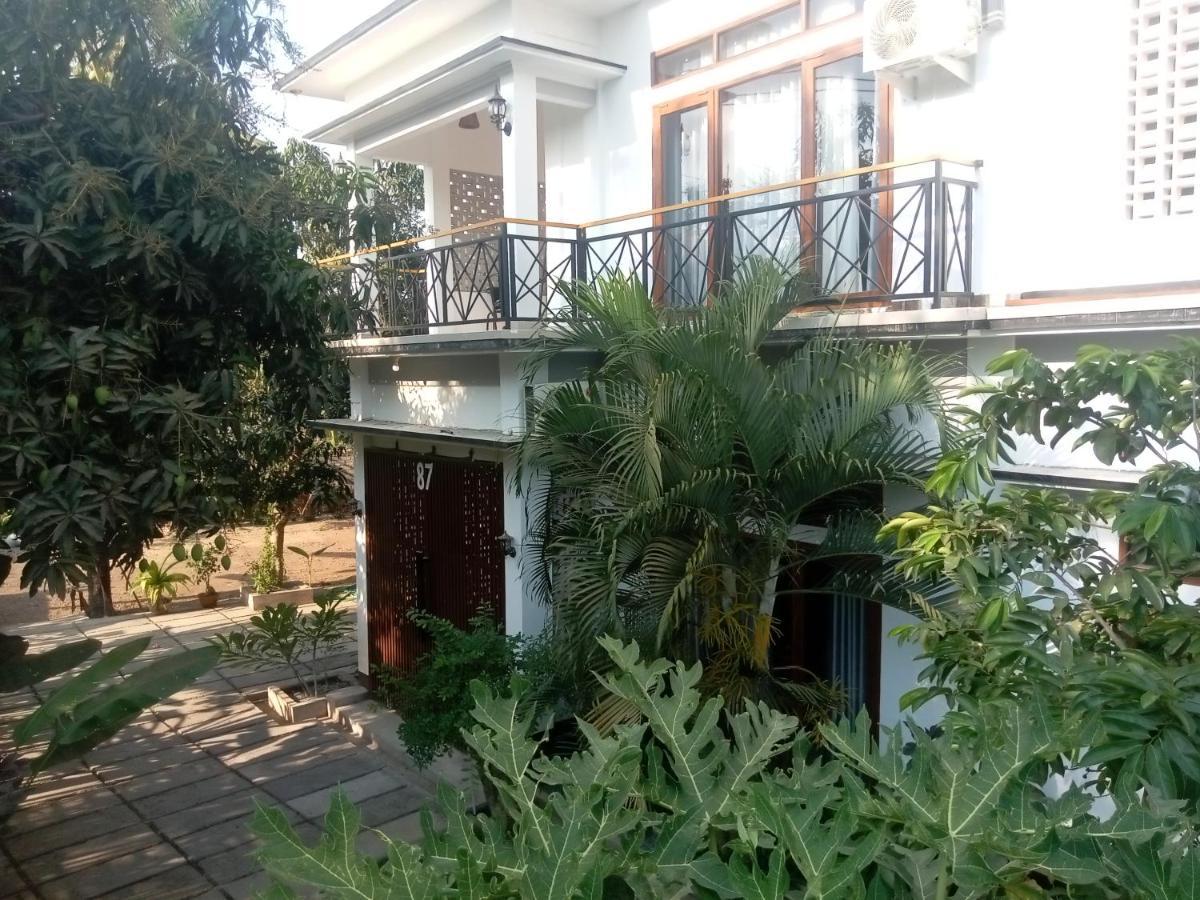 Warm Villas Lombok Kuta  Экстерьер фото