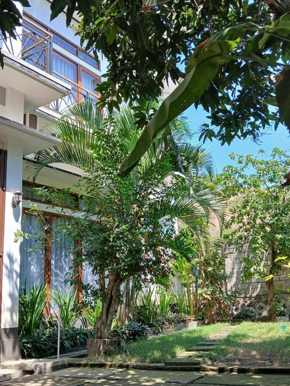 Warm Villas Lombok Kuta  Экстерьер фото